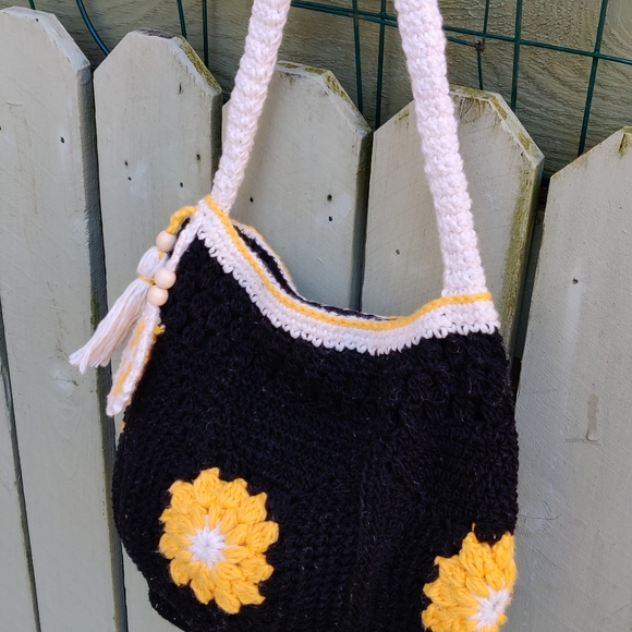 Handmade Crochet Mini Hand Bag - Picture 6 of 12
